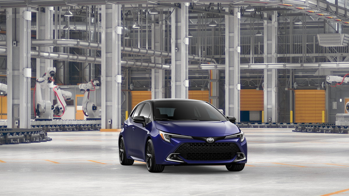 New 2026 Blue Crush Metallic with Midnight Black Metallic roof <sup>1</sup> Toyota  XSE image 18