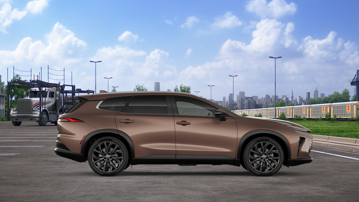 2026 Toyota Crown Signia Limited - Photo 14