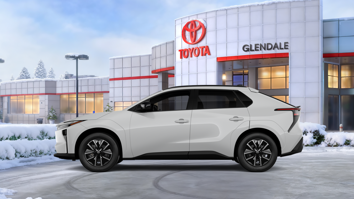 New 2027 Wind Chill Pearl <sup>1</sup> Toyota  XLE image 6