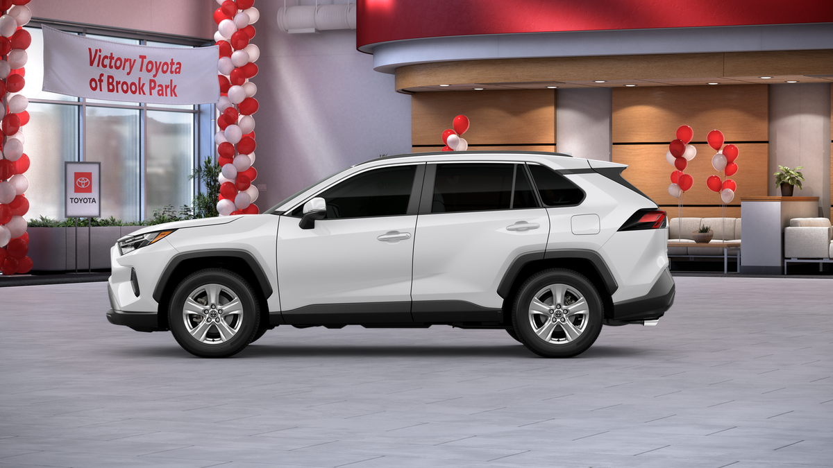 2025 Toyota RAV4 XLE photo 3