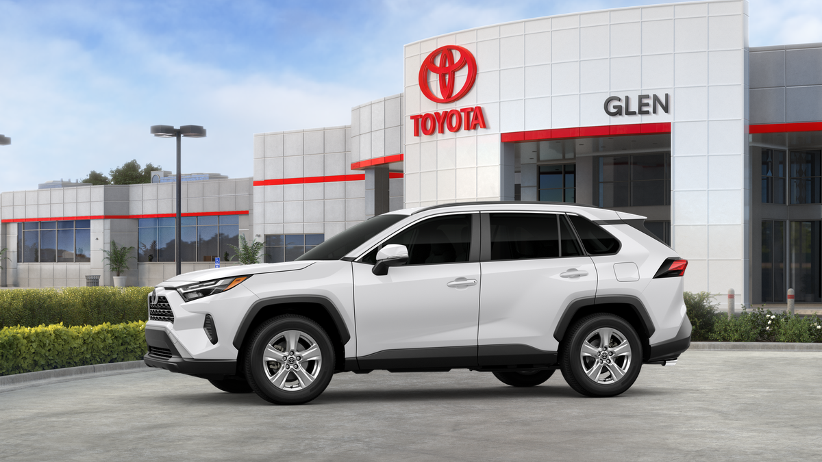 2025 Toyota RAV4 XLE photo 41