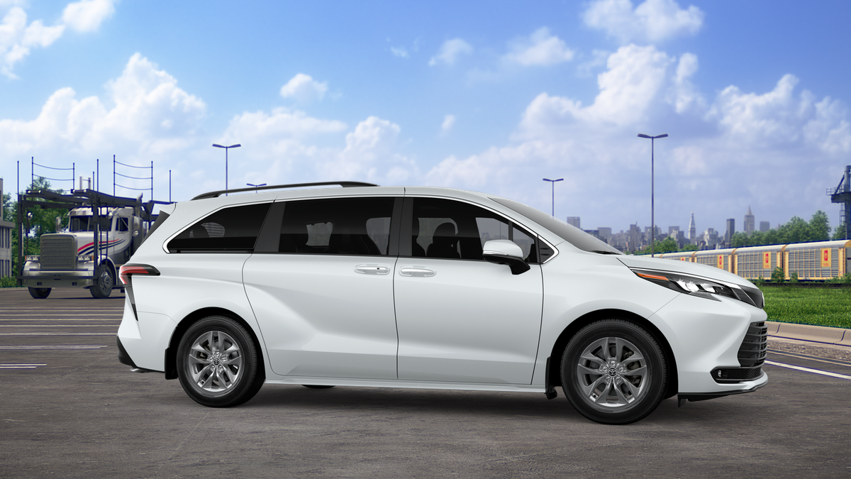 New 2026 Wind Chill Pearl <sup>1</sup> Toyota  XLE image 15