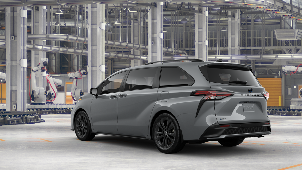 2025 Toyota Sienna XSE photo 5