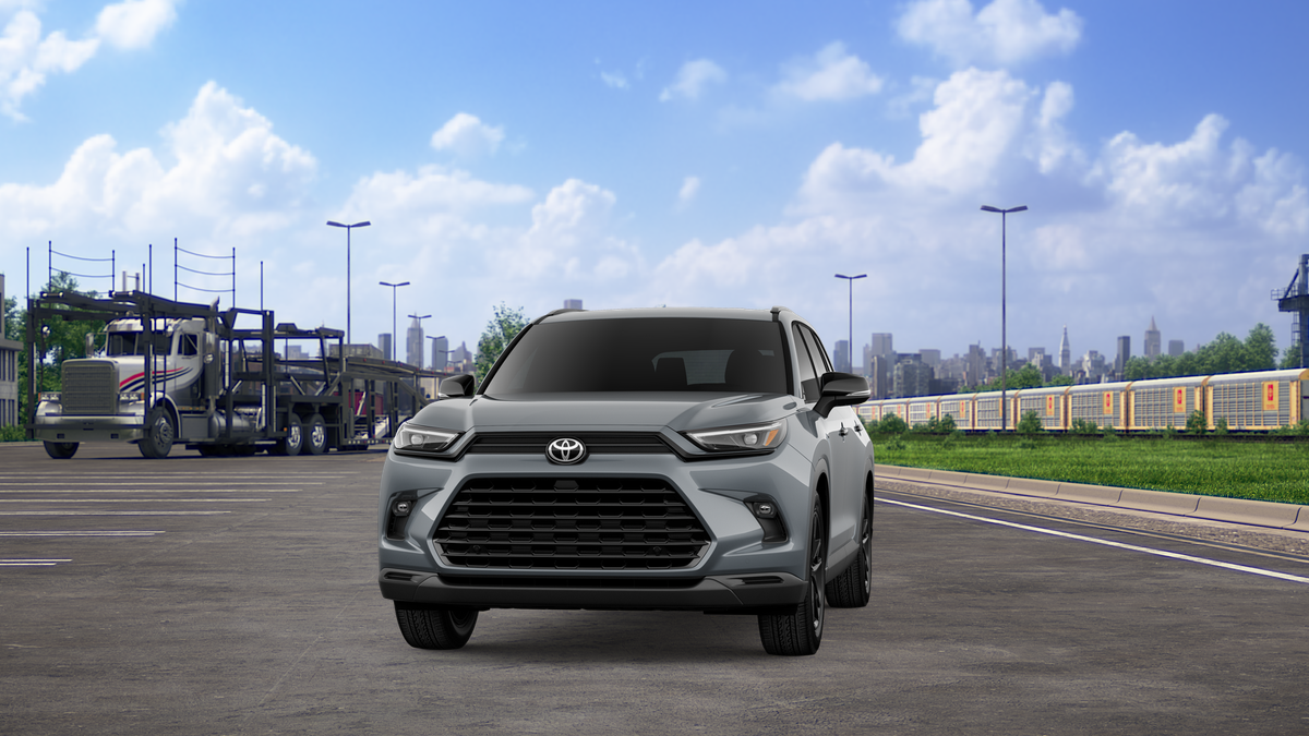2026 Toyota Highlander Hybrid photo 2