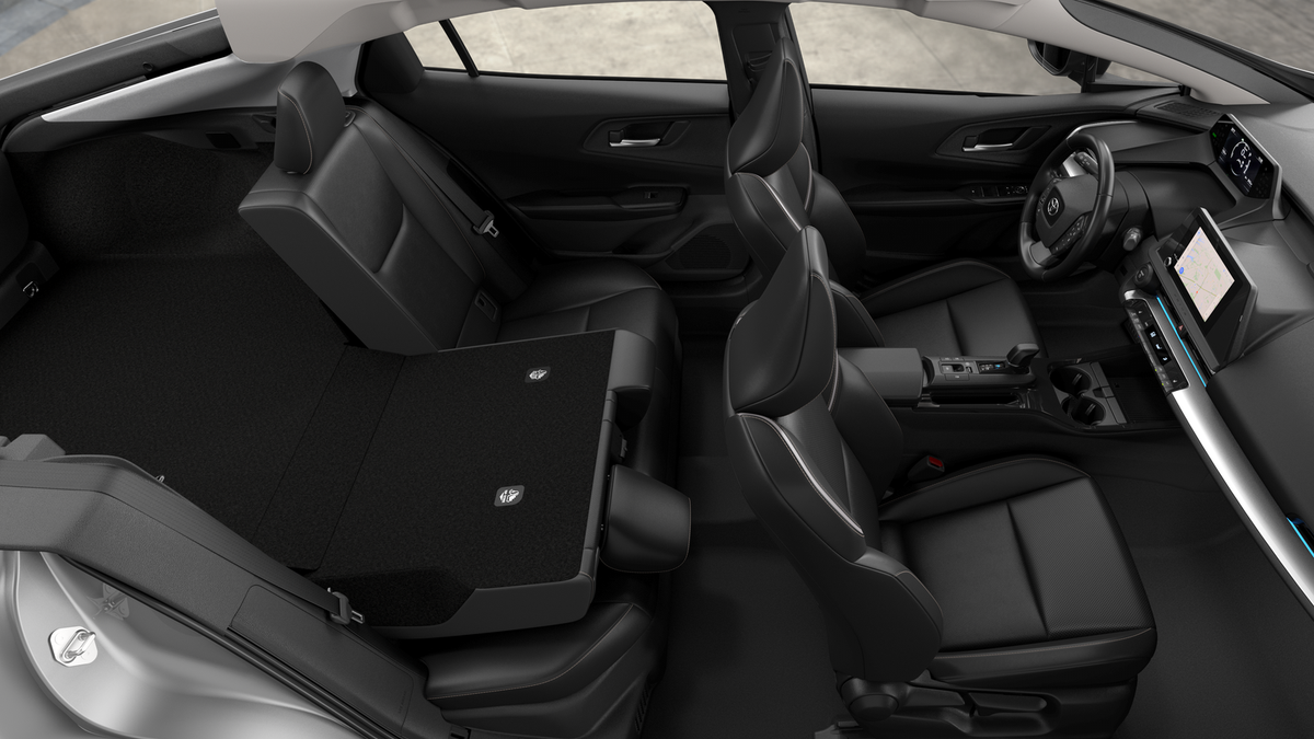 2026 Toyota Prius XLE - Photo 14