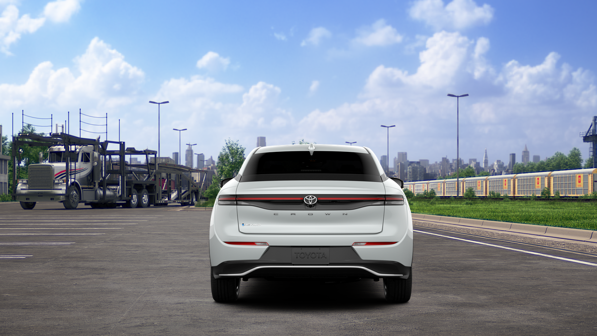 2026 Toyota Crown XLE photo 8