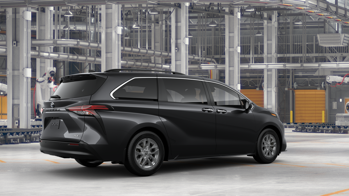 2025 Toyota Sienna XLE photo 12