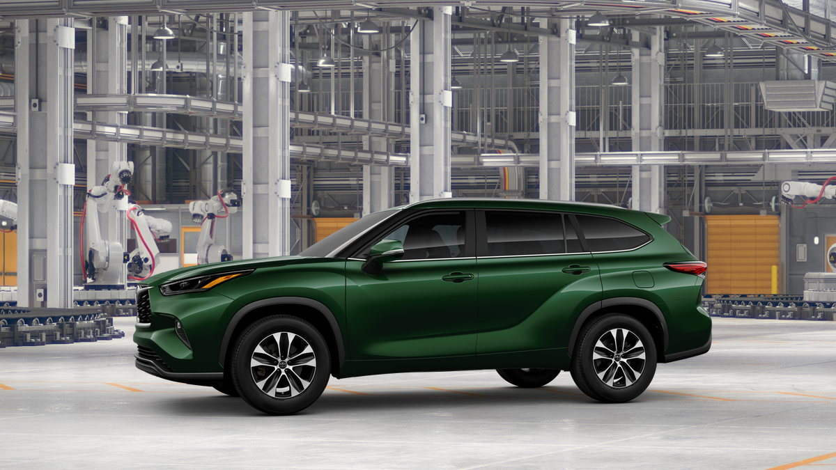 2025 Toyota Highlander XLE photo 5
