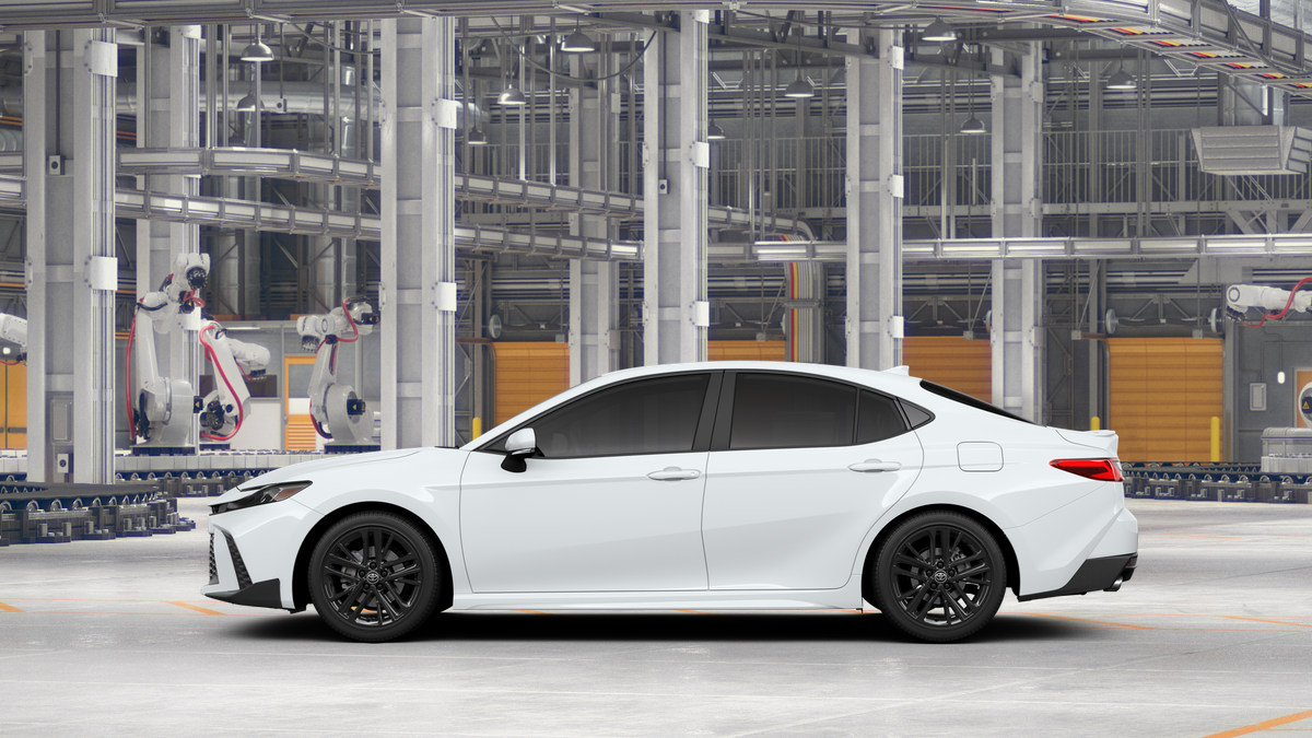 2026 Toyota Camry SE photo 4
