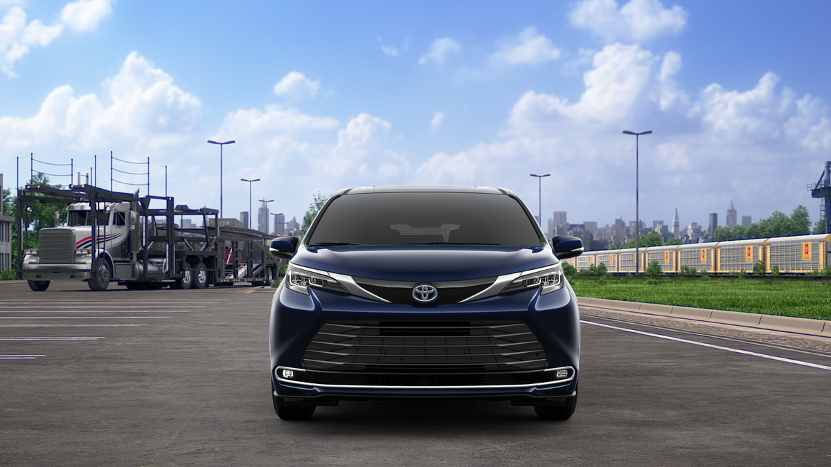2025 Toyota Sienna Limited photo 17