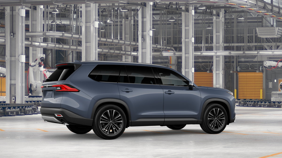 2026 Toyota Highlander Hybrid Platinum photo 13