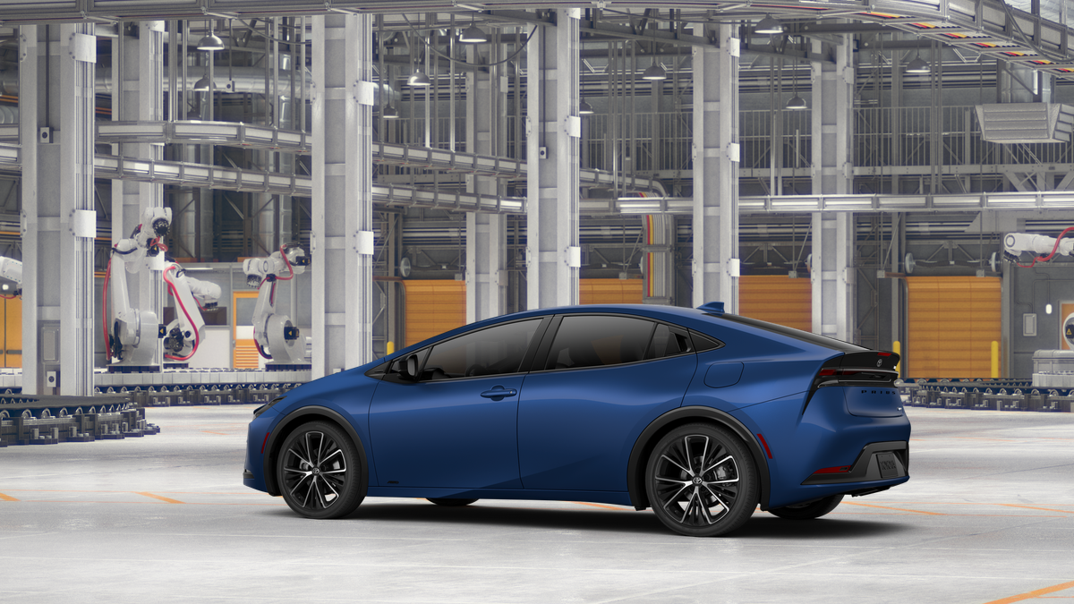 New 2027 Reservoir Blue Toyota  XLE AWD image 7