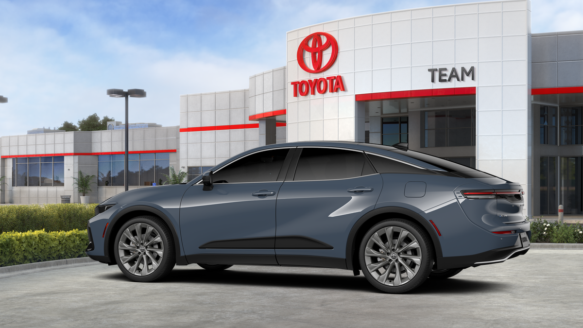2026 Toyota Crown Limited - Photo 11