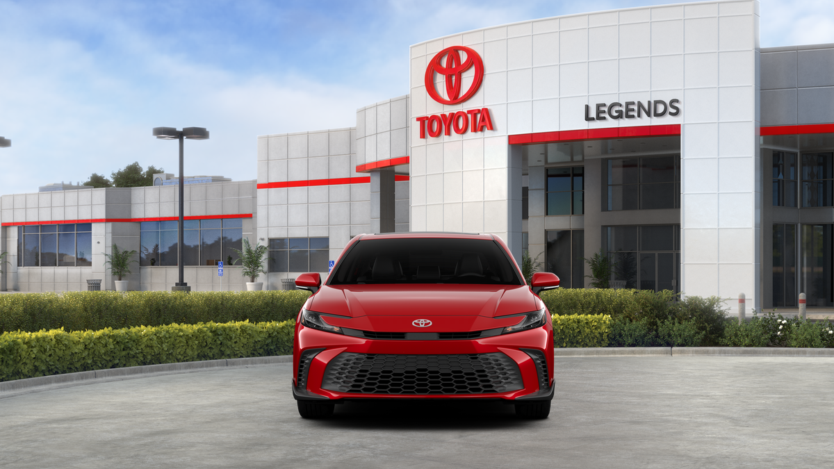 2025 Toyota Camry SE photo 18
