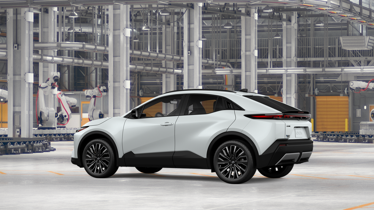 New 2027 Wind Chill Pearl <sup>1</sup> Toyota  XSE image 7