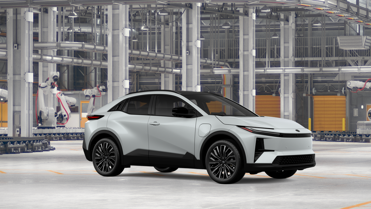 New 2027 Wind Chill Pearl <sup>1</sup> Toyota  XSE image 16