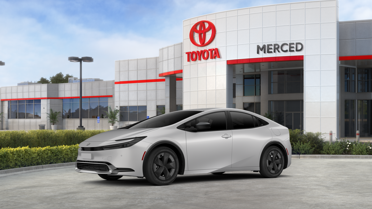2026 Toyota Prius Plug-in Hybrid SE photo 2