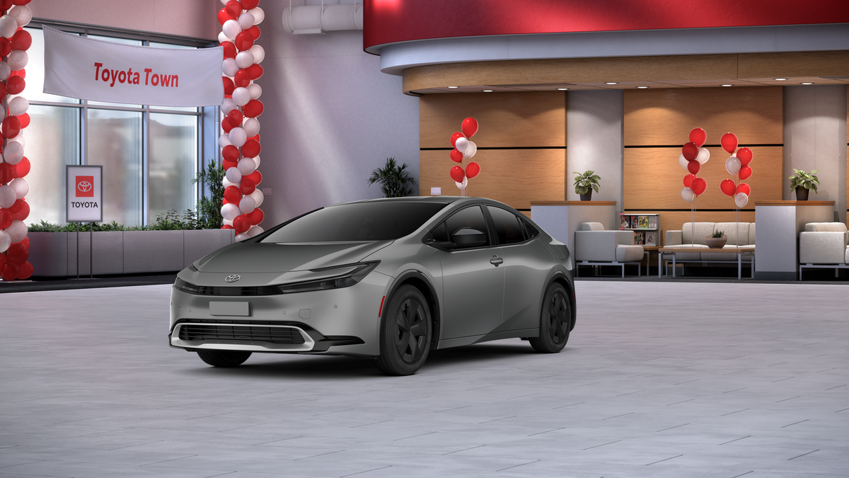 2026 Toyota Prius SE's photo