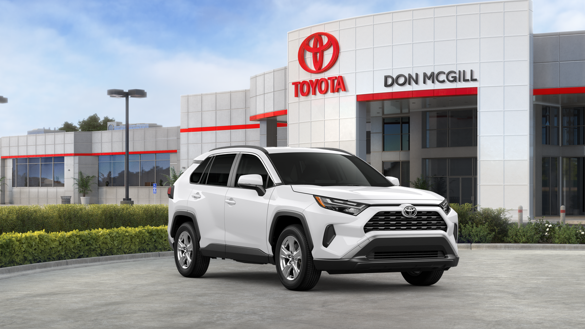 2025 Toyota RAV4 XLE photo 7