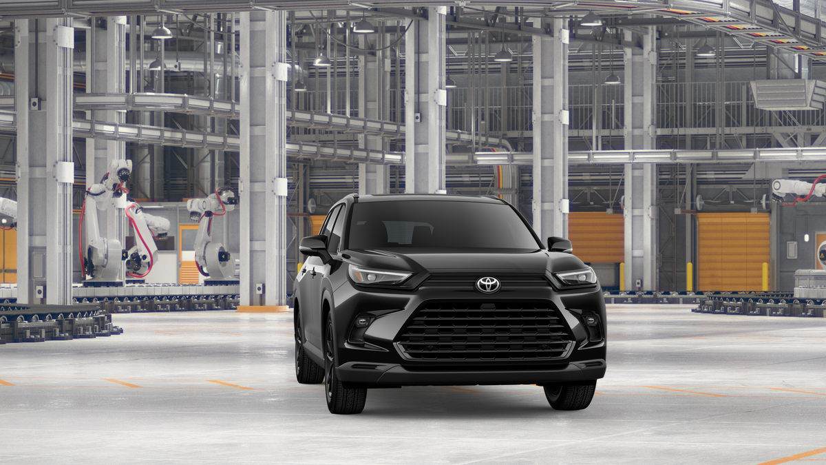 2026 Toyota Highlander Hybrid photo 13