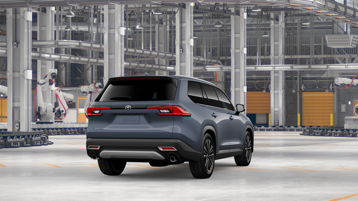 2026 Toyota Highlander Hybrid Platinum photo 11