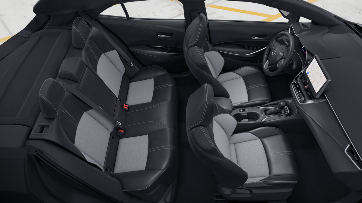 New 2027 Wind Chill Pearl with Black roof <sup>1</sup> Toyota  XSE image 4