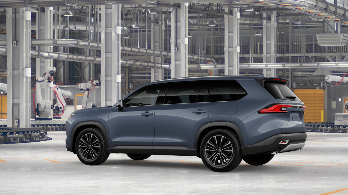 2026 Toyota Highlander Hybrid Platinum photo 7