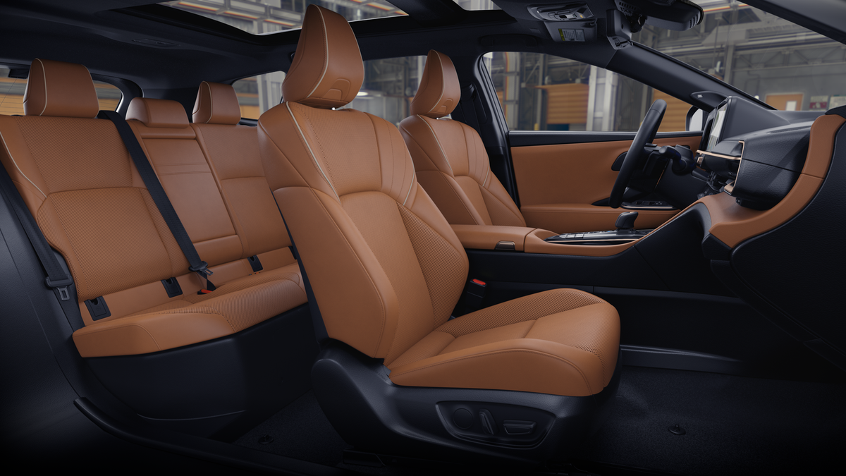 2025 Toyota Crown Signia Limited photo 20