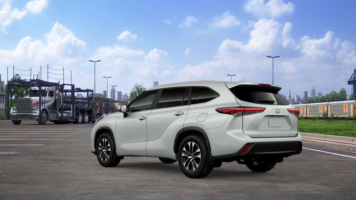 New 2026 Wind Chill Pearl <sup>1</sup> Toyota  XLE image 8