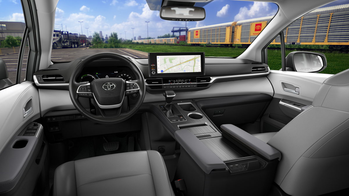 2025 Toyota Sienna XLE photo 19