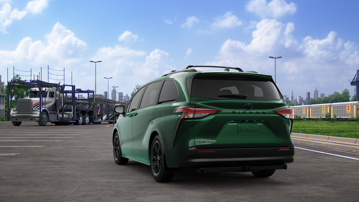 2025 Toyota Sienna Woodland Edition photo 6