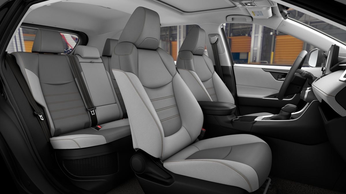 2025 Toyota RAV4 Hybrid XLE Premium photo 17