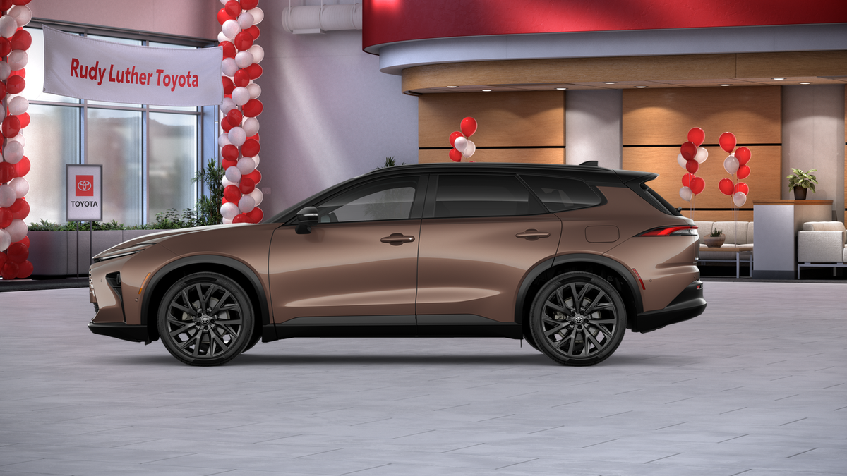 New 2026 Bronze Age with Black roof <sup>1</sup> Toyota  Limited image 6