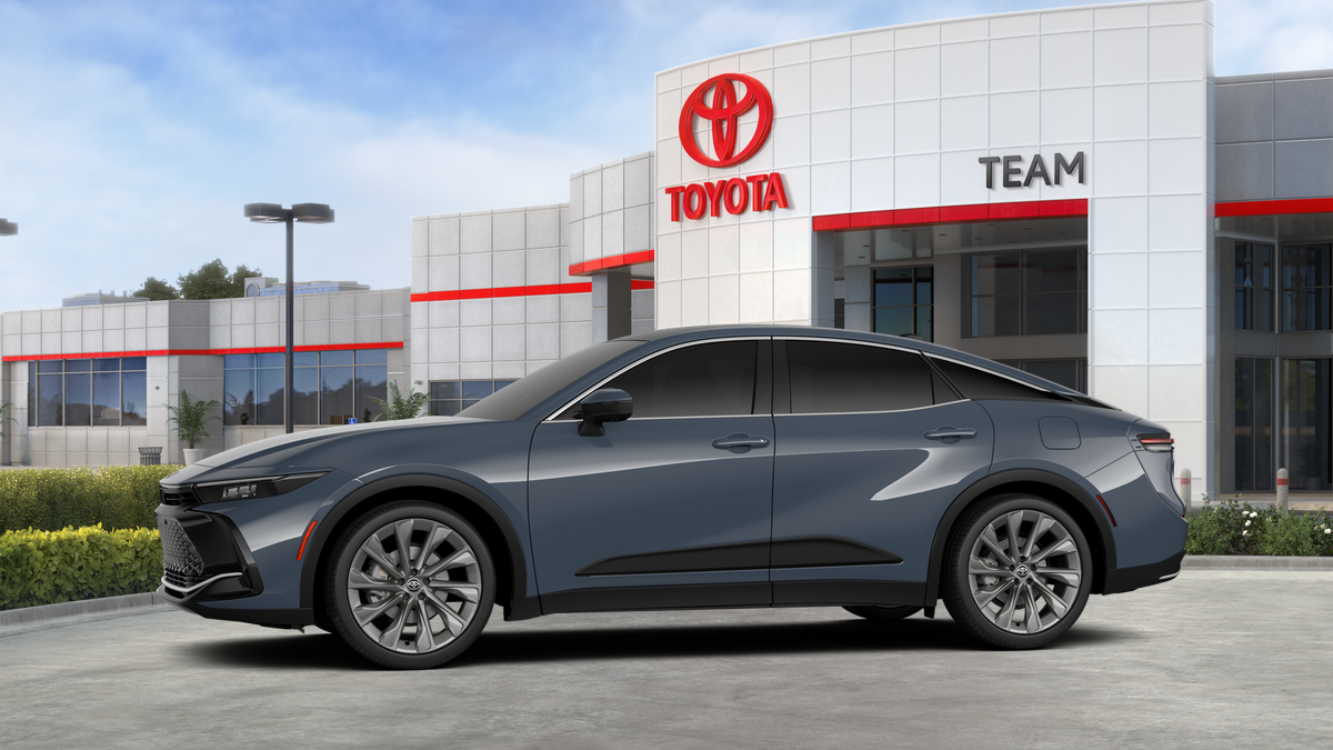 2026 Toyota Crown Limited - Photo 9