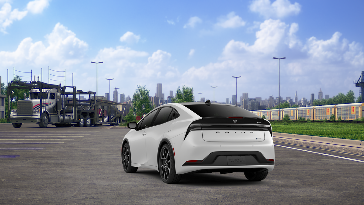 New 2026 Wind Chill Pearl <sup>1</sup> Toyota  XSE Premium image 9