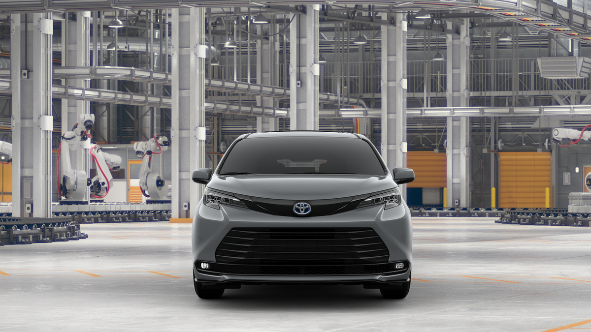 2025 Toyota Sienna Woodland Edition photo 2