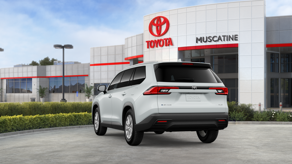 New 2026 Wind Chill Pearl <sup>1</sup> Toyota  XLE image 9