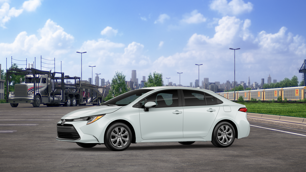 2026 Toyota Corolla LE photo 5
