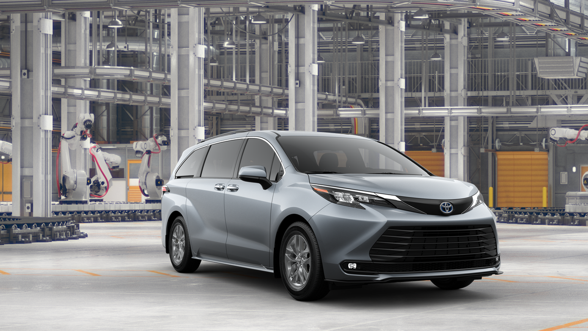 2025 Toyota Sienna XLE photo 15