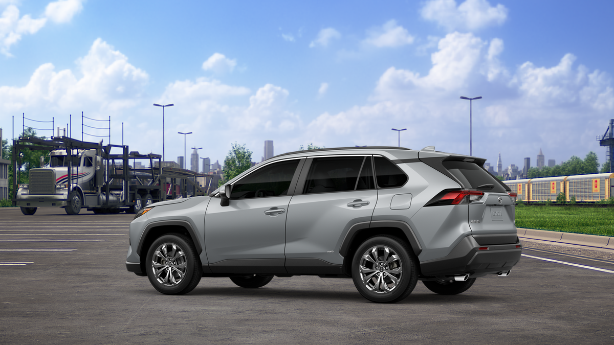 2025 Toyota RAV4 Hybrid XLE Premium photo 5