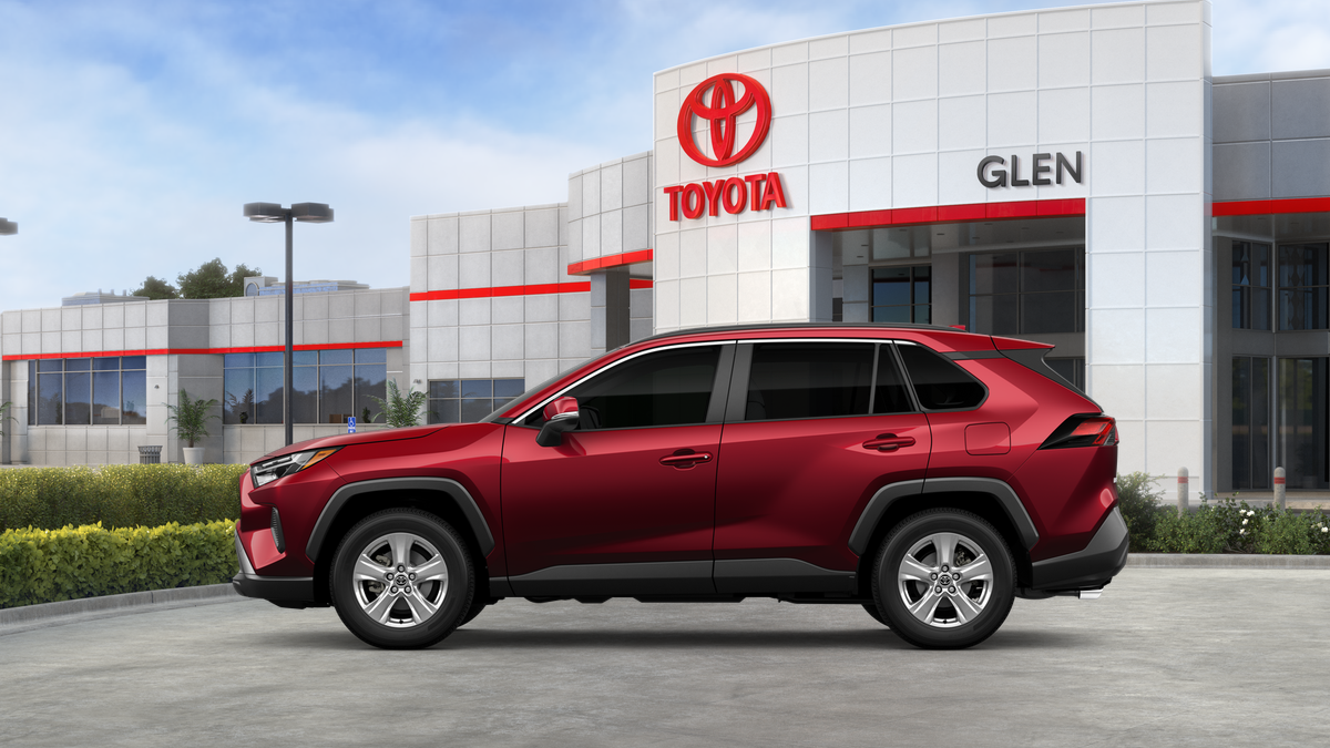 2025 Toyota RAV4 XLE photo 9