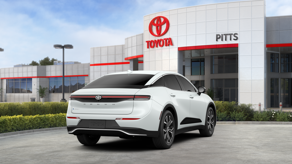 2026 Toyota Crown XLE - Photo 60