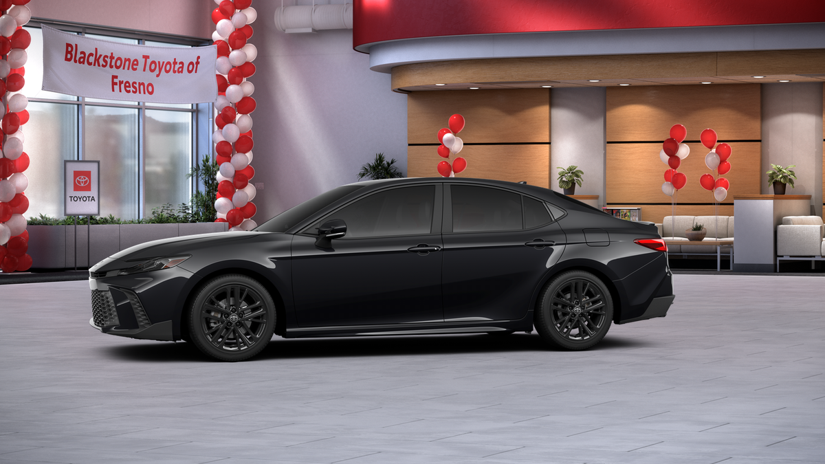 2026 Toyota Camry SE photo 4