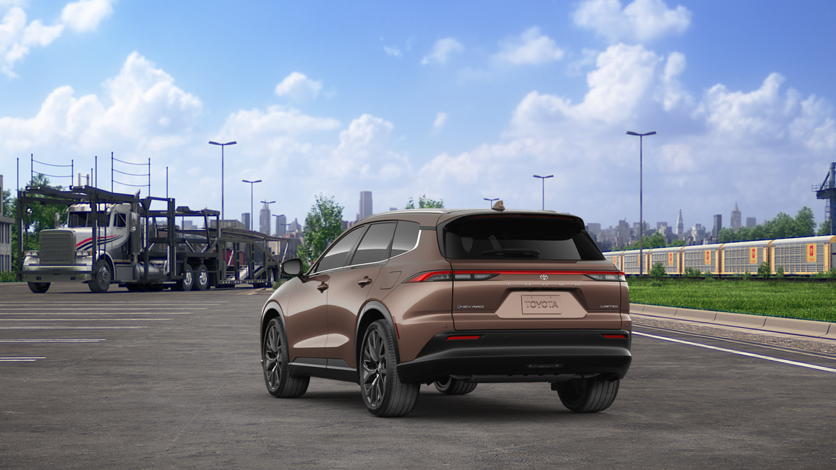 2025 Toyota Crown Signia Limited photo 3