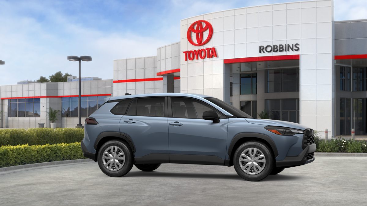 2026 Toyota Corolla Cross L photo 3