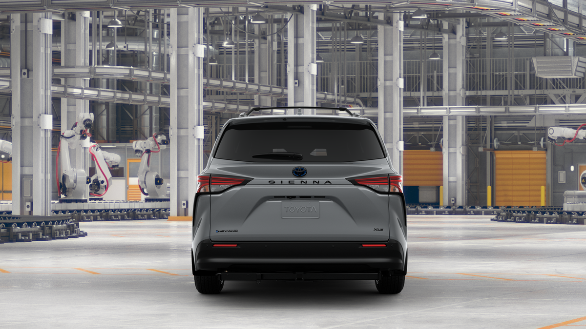 2025 Toyota Sienna Woodland Edition photo 10
