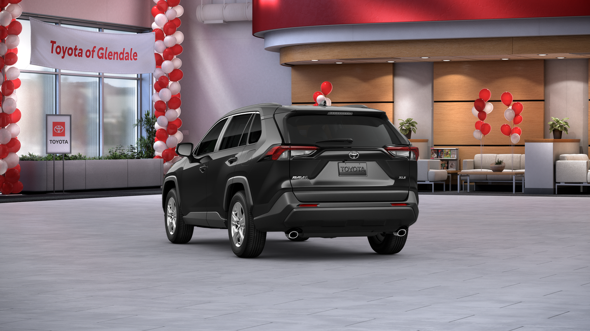 2025 Toyota RAV4 XLE photo 7