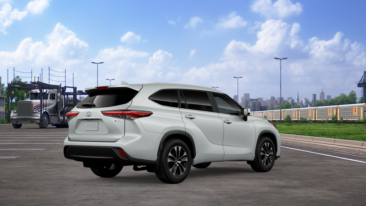 New 2026 Wind Chill Pearl <sup>1</sup> Toyota  XLE image 12