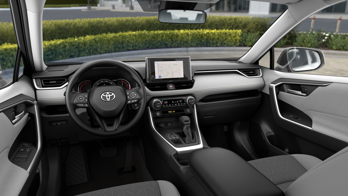 2025 Toyota RAV4 XLE photo 4