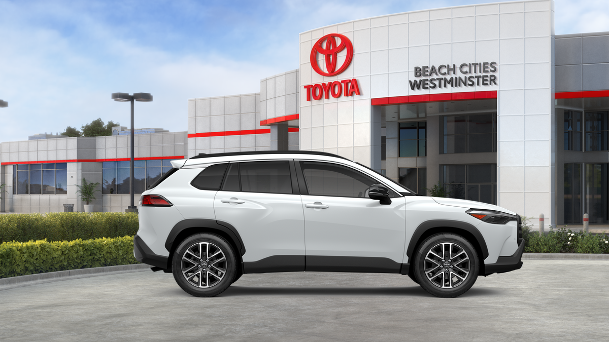 2026 Toyota Corolla Cross XLE photo 3